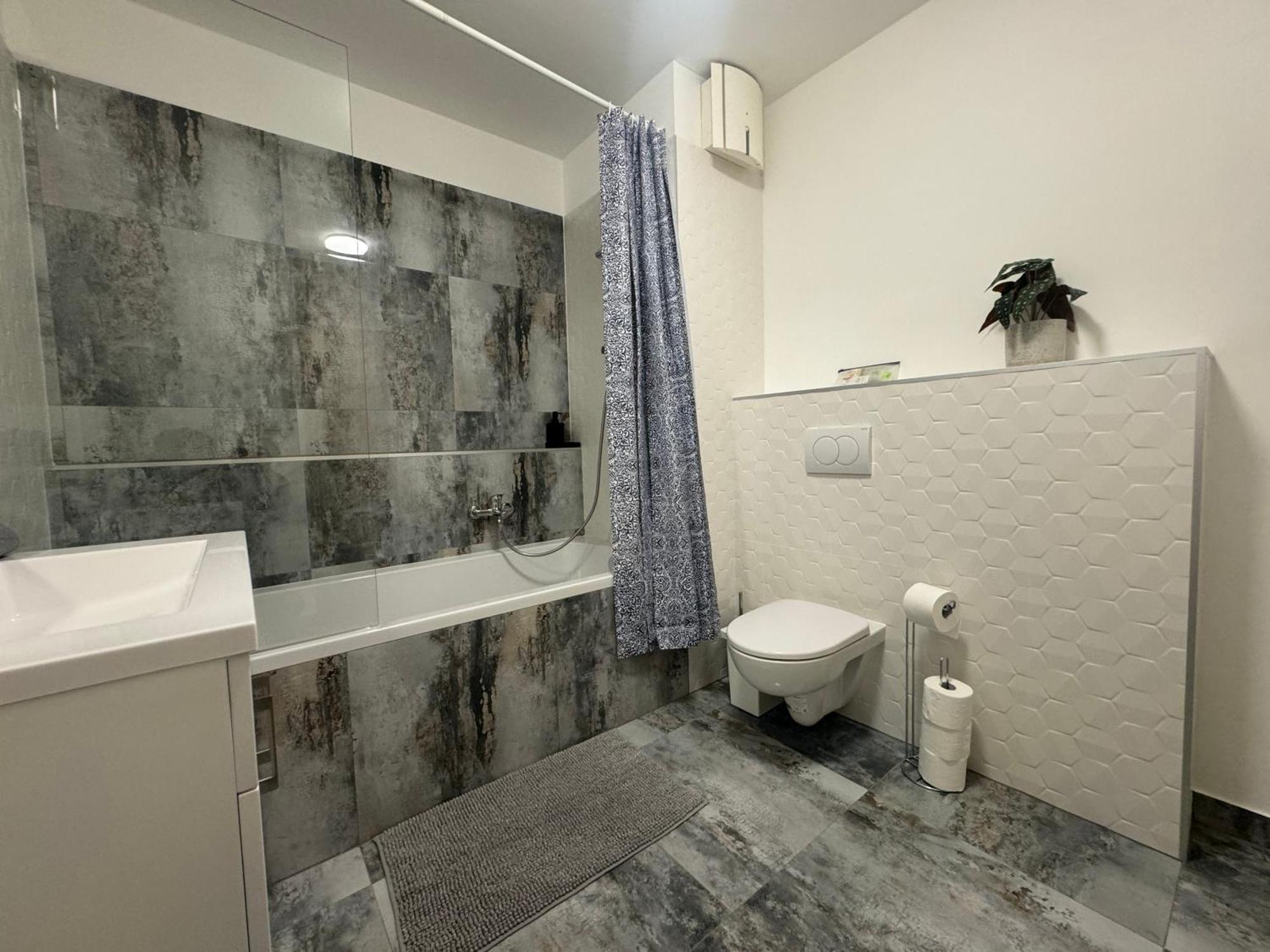 Bp-est Cp Apartman